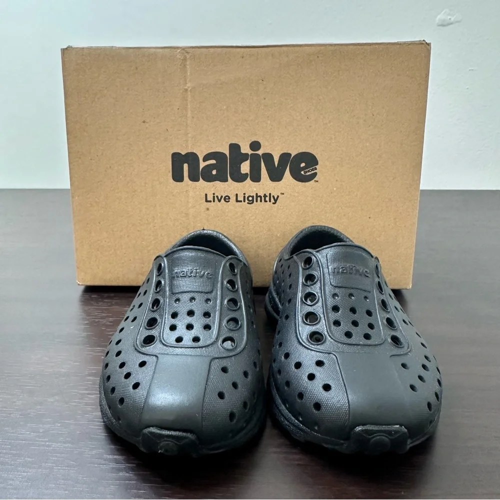 Native Robbie Sugarlite Slip-On Shoe Black Size 4 Kids, Waterproof, Outdoor, New